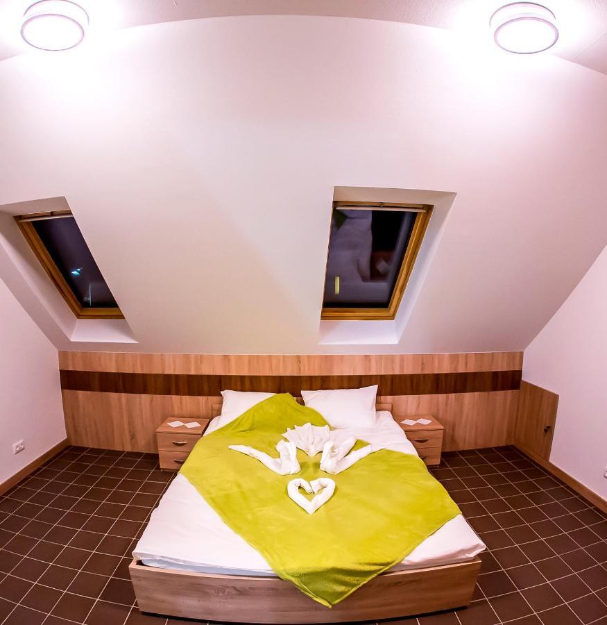 Cvse Clubhaz Es Panzio Bed and Breakfast Cegléd Εξωτερικό φωτογραφία