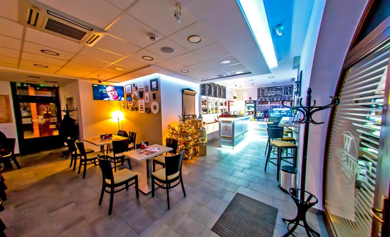 Cvse Clubhaz Es Panzio Bed and Breakfast Cegléd Εξωτερικό φωτογραφία