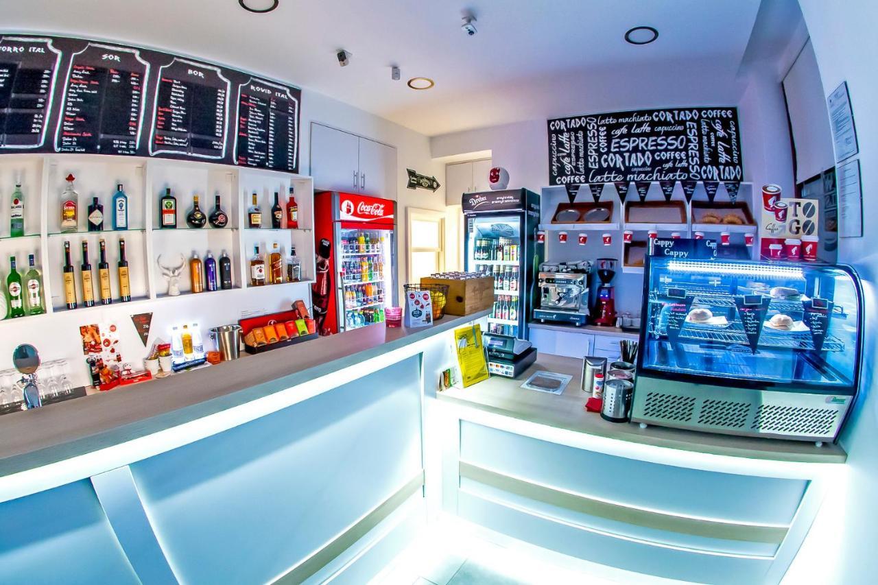 Cvse Clubhaz Es Panzio Bed and Breakfast Cegléd Εξωτερικό φωτογραφία
