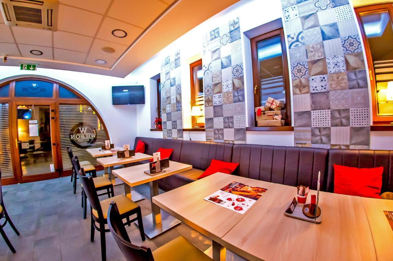 Cvse Clubhaz Es Panzio Bed and Breakfast Cegléd Εξωτερικό φωτογραφία
