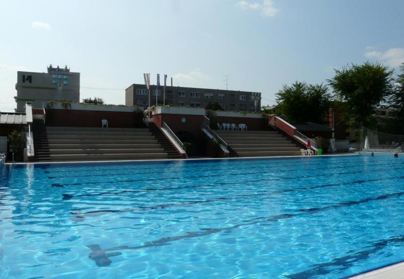 Cvse Clubhaz Es Panzio Bed and Breakfast Cegléd Εξωτερικό φωτογραφία